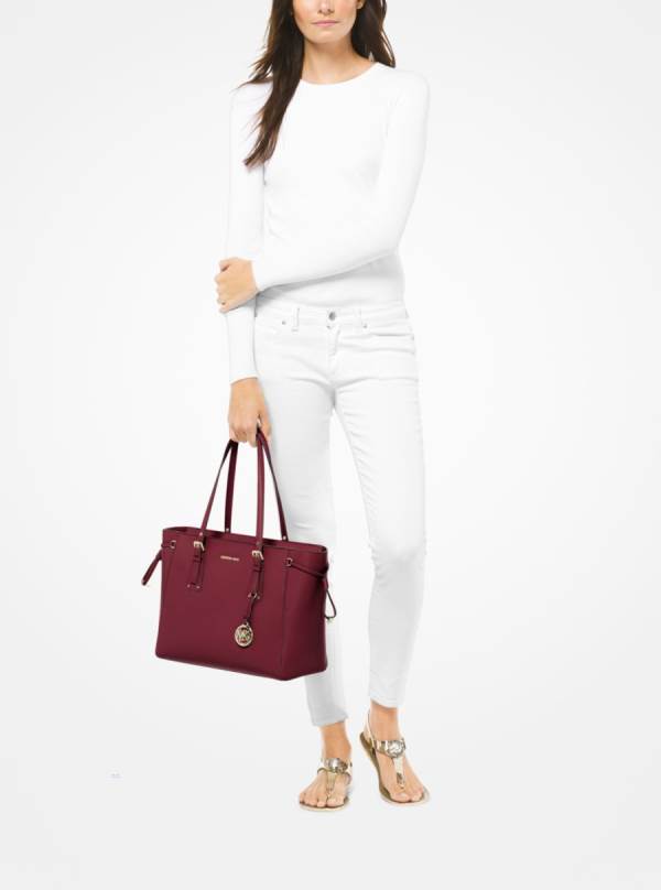 Damske Prenosná Taška Michael Kors Voyager Medium Crossgrain Leather Bordove - Kabelky Michael Kors Akcia | KUMEH-3149
